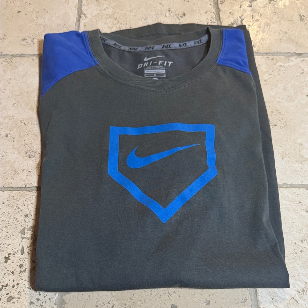 Nike Men's Dri-FIT Black and Blue Long Sleeve Tee